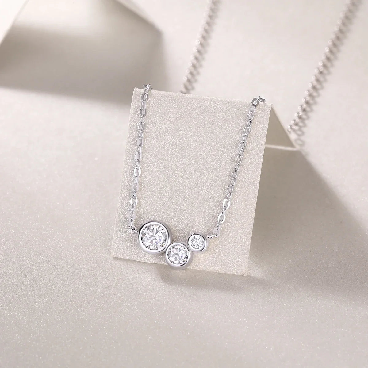 JIUZUAN Three Stone Moissanite Necklace 925 Silver 18K Gold Plated Elegant Jewelry Gift for Women Comes with GRA Certificate