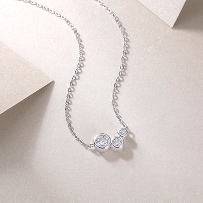 JIUZUAN Three Stone Moissanite Necklace 925 Silver 18K Gold Plated Elegant Jewelry Gift for Women Comes with GRA Certificate